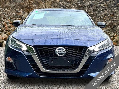 Deep Blue Pearl 2019 Nissan Altima 2.5 SR