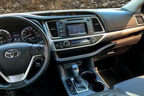 2015 Toyota Highlander LE