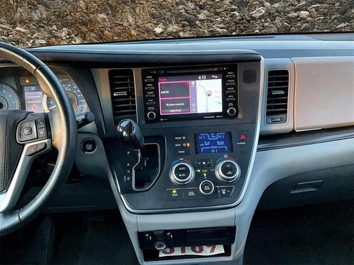 2018 Toyota Sienna XLE