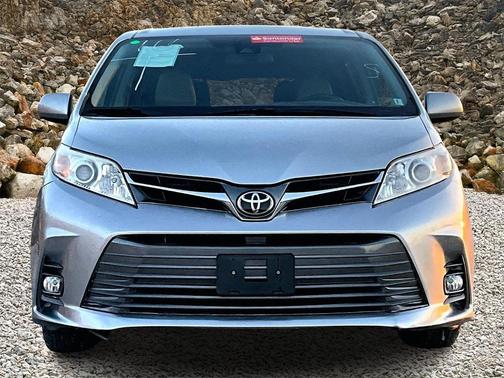 2018 Toyota Sienna XLE