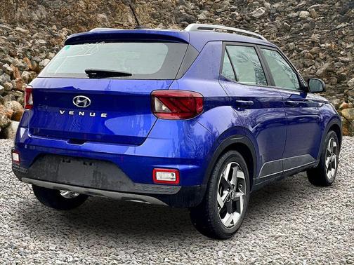 2023 Hyundai VENUE Limited