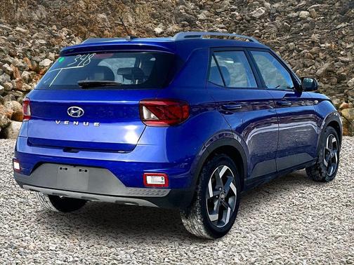 2023 Hyundai VENUE Limited
