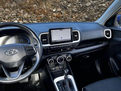 2023 Hyundai VENUE Limited