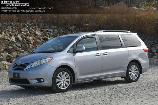 2017 Toyota Sienna XLE