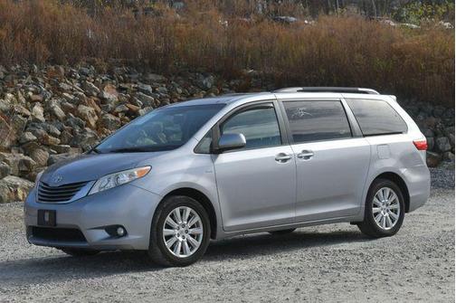 2017 Toyota Sienna XLE
