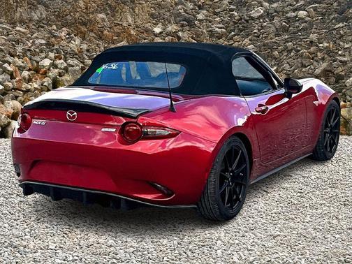 2016 Mazda MX-5 Miata Sport