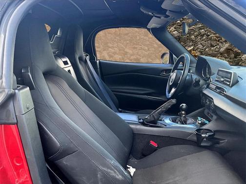 2016 Mazda MX-5 Miata Sport