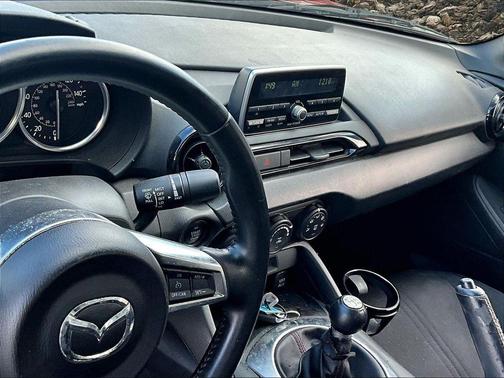 2016 Mazda MX-5 Miata Sport