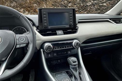 2022 Toyota RAV4 Hybrid XLE