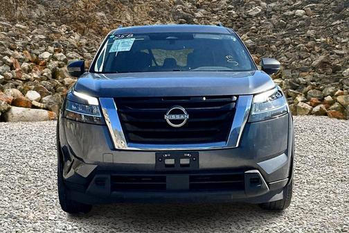 2022 Nissan Pathfinder SV 4WD