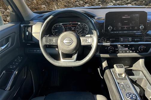 2022 Nissan Pathfinder SV 4WD