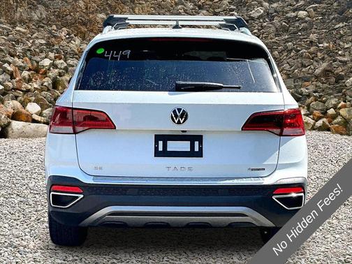 White 2022 Volkswagen Taos 1.5T SE