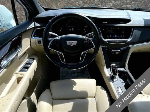 Crystal White Tricoat 2017 Cadillac XT5 Luxury