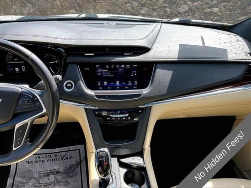 Crystal White Tricoat 2017 Cadillac XT5 Luxury