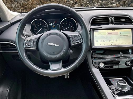 2019 Jaguar F-PACE 25t Premium
