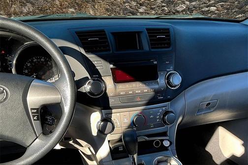 2012 Toyota Highlander SE