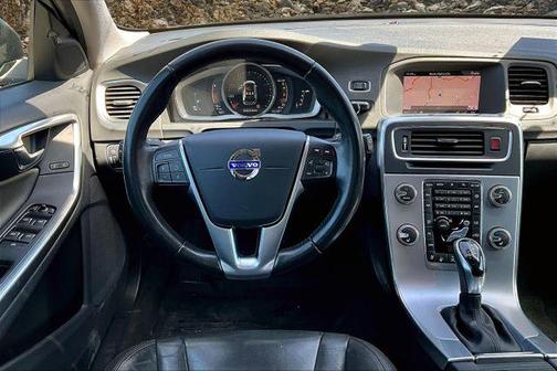 2018 Volvo V60 Cross Country T5