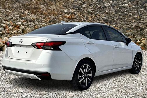 2021 Nissan Versa 1.6 SV