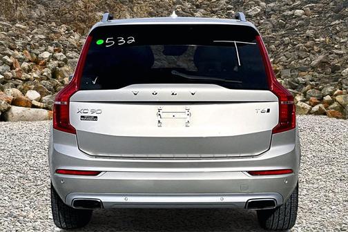 2018 Volvo XC90 T6 Momentum