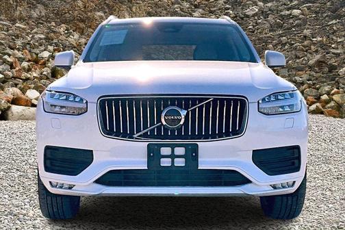 2023 Volvo XC90 B5 Core