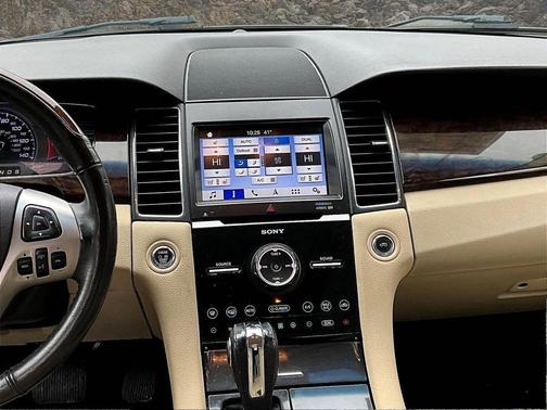 Ingot Silver 2018 Ford Taurus Limited