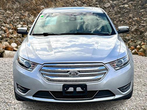 2018 Ford Taurus Limited