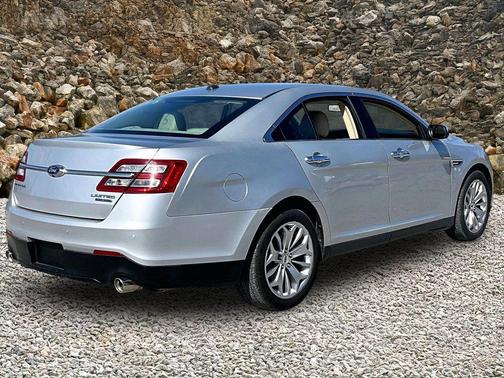 2018 Ford Taurus Limited