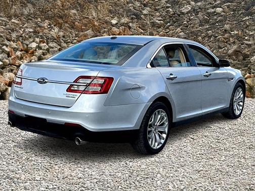 2018 Ford Taurus Limited