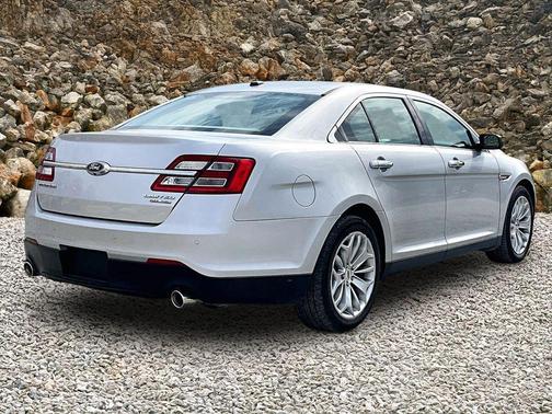 2018 Ford Taurus Limited