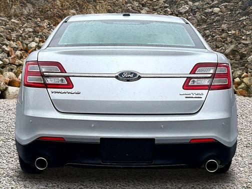 Ingot Silver 2018 Ford Taurus Limited