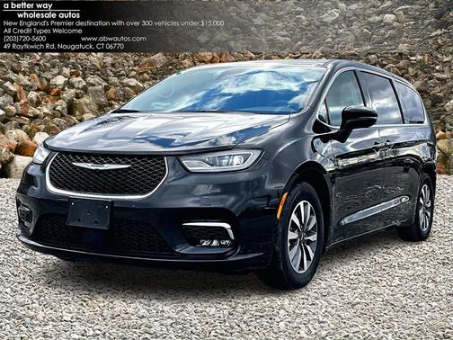 2023 Chrysler Pacifica Hybrid Touring L