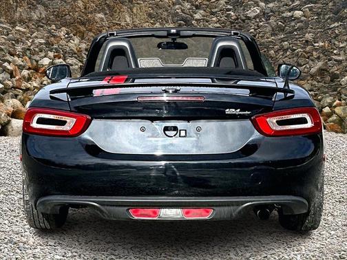 2018 FIAT 124 Spider Base