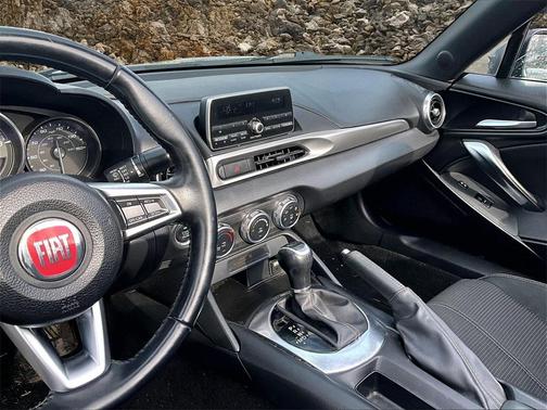 2018 FIAT 124 Spider Base