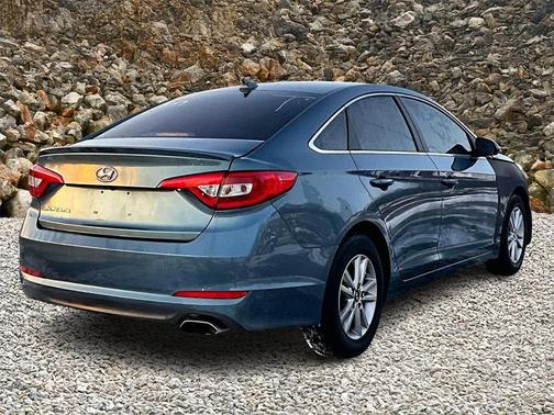 2017 Hyundai SONATA SE