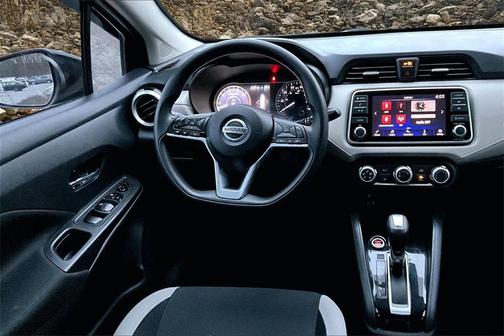 2021 Nissan Versa 1.6 SV