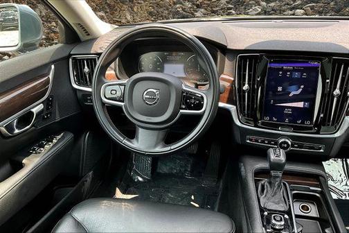 2018 Volvo S90 T5 Momentum