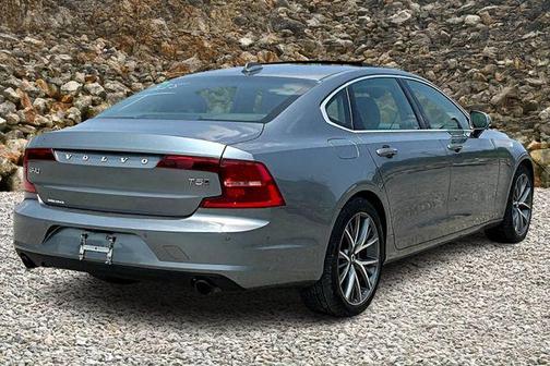 2018 Volvo S90 T5 Momentum