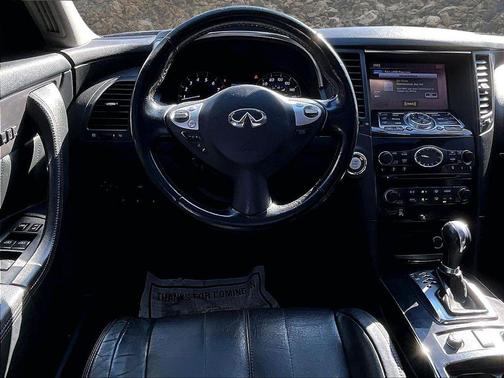 2017 INFINITI QX70 Base