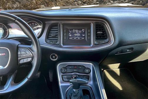 2015 Dodge Challenger SXT