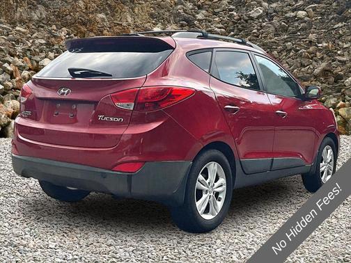 Garnet Red 2011 Hyundai TUCSON GLS