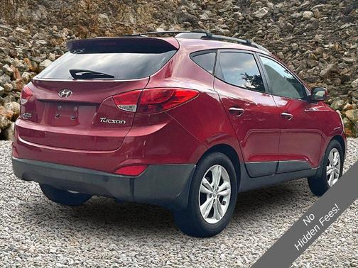 Garnet Red 2011 Hyundai TUCSON GLS