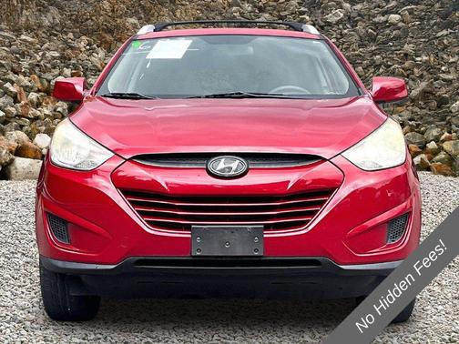 Garnet Red 2011 Hyundai TUCSON GLS
