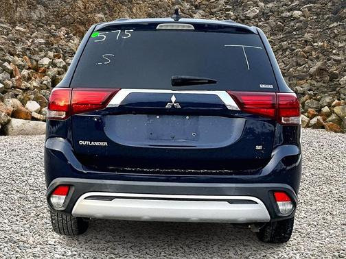 2020 Mitsubishi Outlander SE