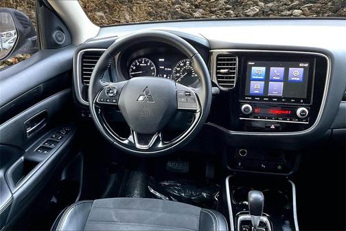 2020 Mitsubishi Outlander SE