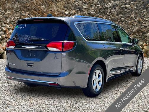 Granite Crystal Metallic Clearcoat 2017 Chrysler Pacifica Touring-L