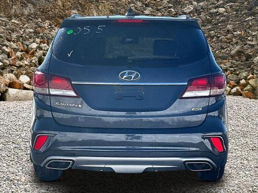 2017 Hyundai SANTA FE SE