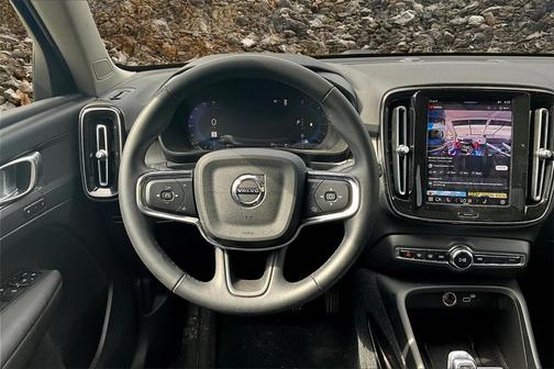 2023 Volvo XC40 B5 Plus Bright Theme