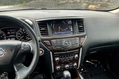 2015 Nissan Pathfinder SL