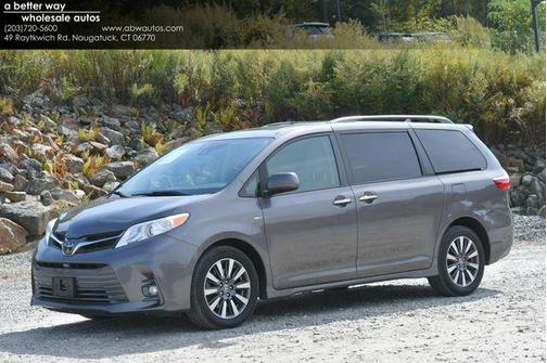 2020 Toyota Sienna XLE