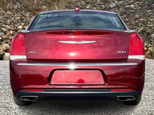 2018 Chrysler 300 Touring